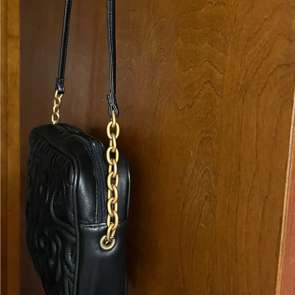 L.J.S. COLLECTION NWOT Square Quilted Faux Leather Crossbody Bag in Black Color